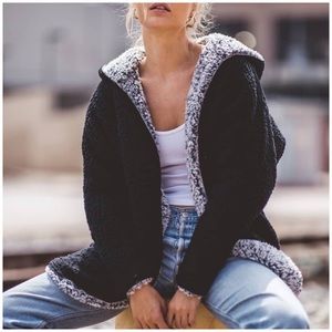 ❄️LAST2️⃣//REVERSIBLE BLACK FLEECE CARDIGAN